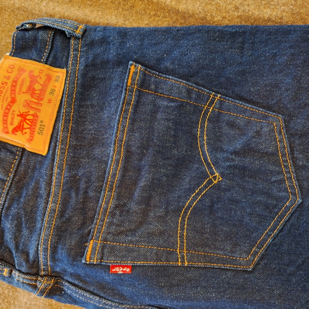 Men's Levi 501 buttonfly, NEVER WORN